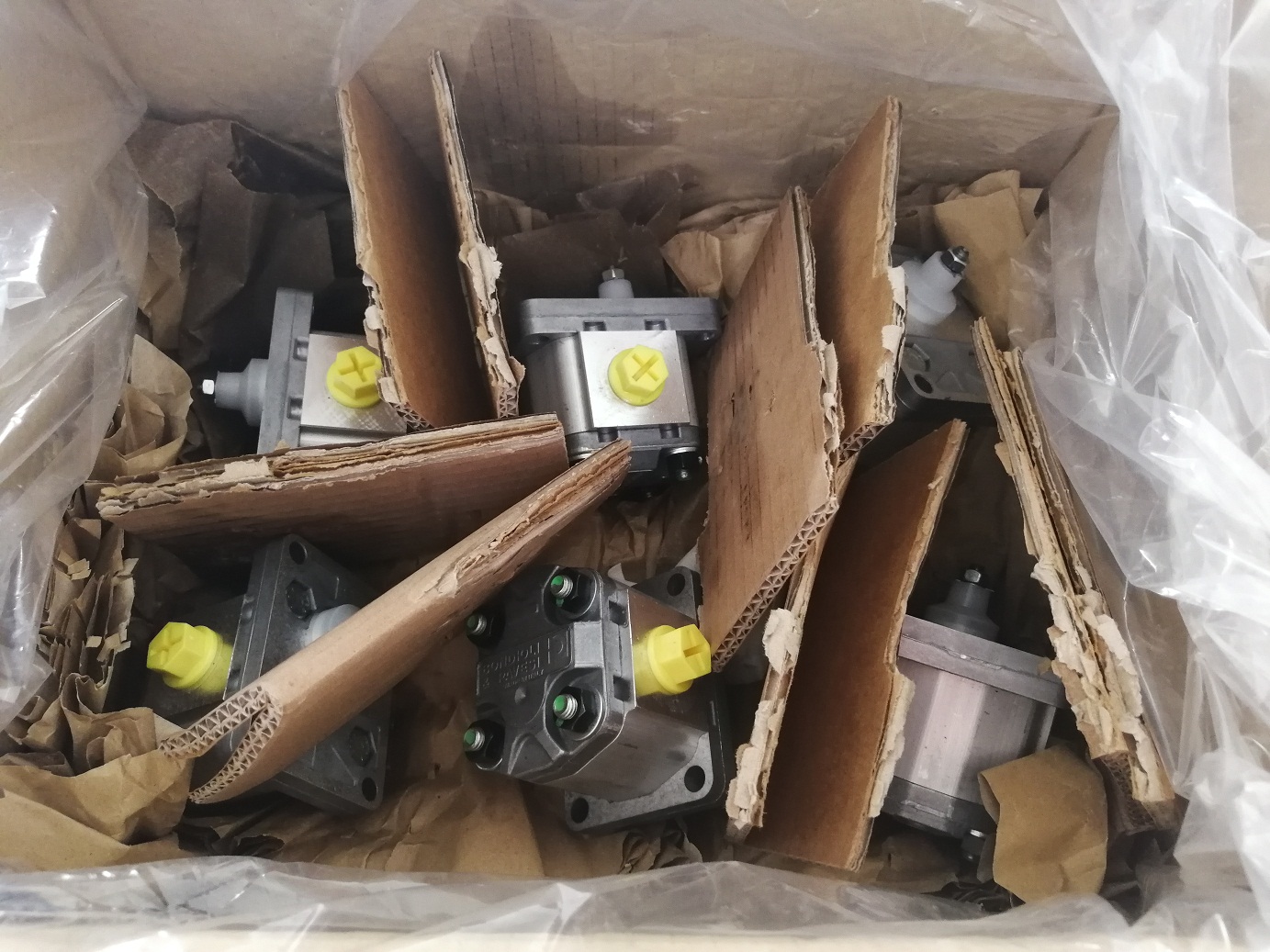 上海盛霞為您介紹注塑機電動潤滑泵的作用原理